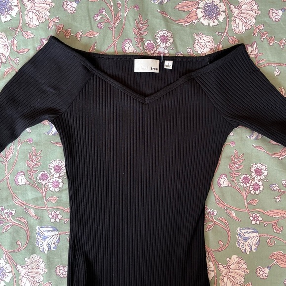 NWOT Aritzia Wilfred Black Short Sleeve Bodysuit - Picture 2 of 5